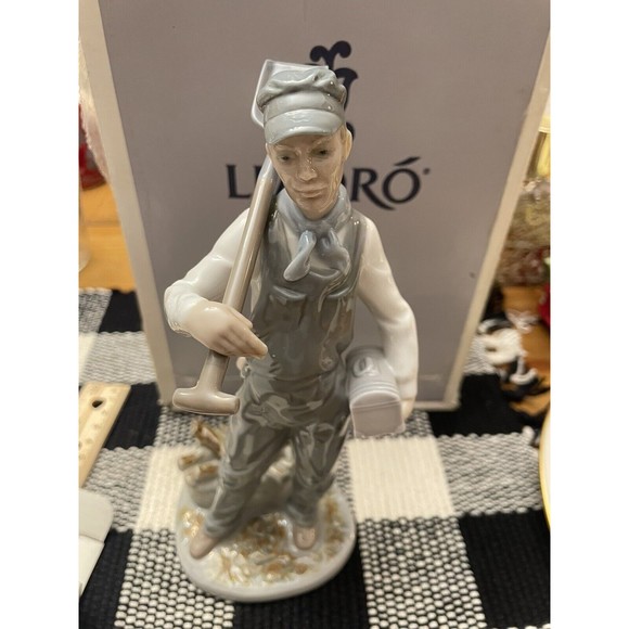 Lladro 8009 engineer “signed By Artist”